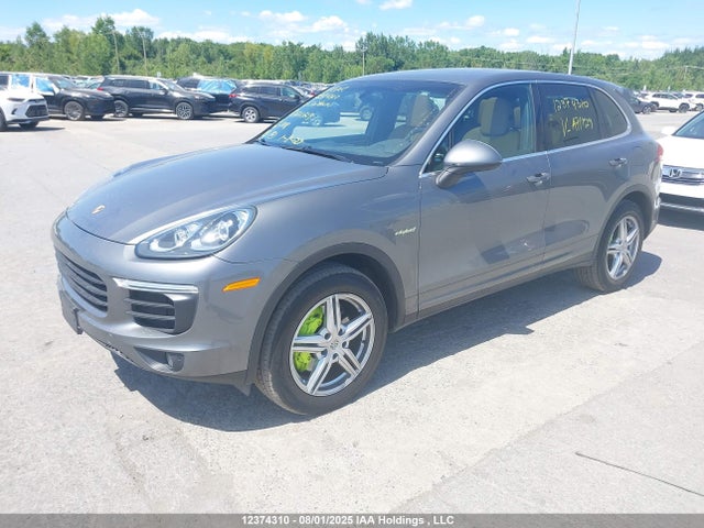 Porsche Cayenne 2017 WP1AE2A24HLA71129 Image 2