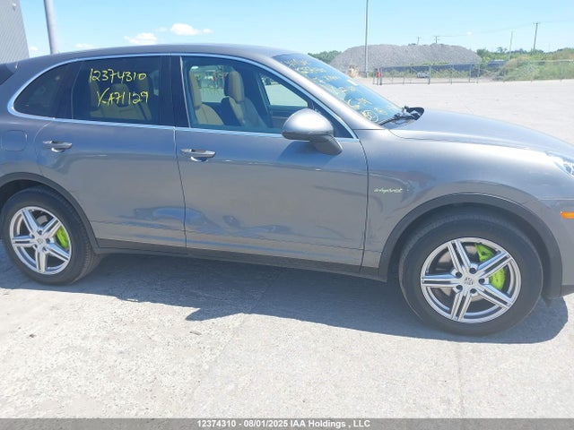 Porsche Cayenne 2017 WP1AE2A24HLA71129 Image 6