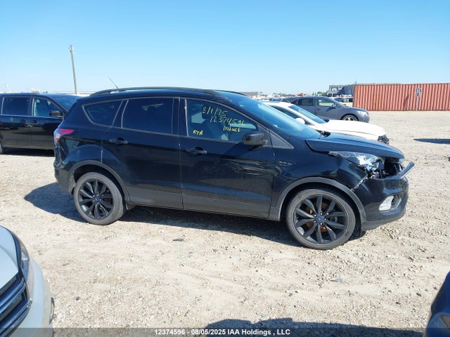 1FMCU9G99HUE27168 Ford 2017