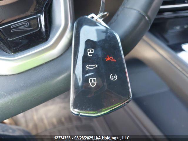 1V2FE2CA7SC206329 Volkswagen 2.0 tsi