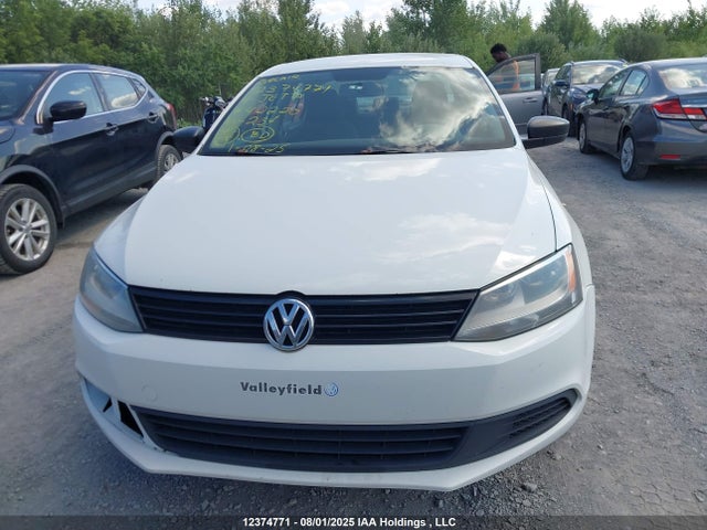 3VW1K7AJ2EM410220 Volkswagen Jetta