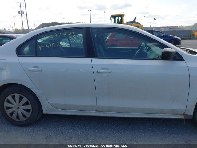 3VW1K7AJ2EM410220 Volkswagen Jetta