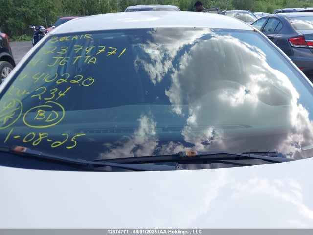 3VW1K7AJ2EM410220 Volkswagen Jetta