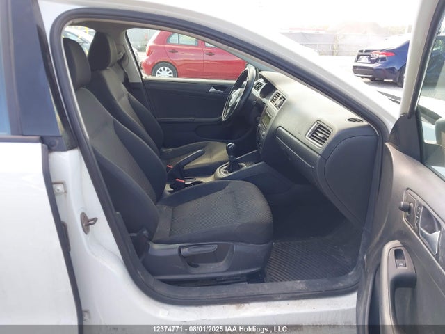 3VW1K7AJ2EM410220 Volkswagen Jetta