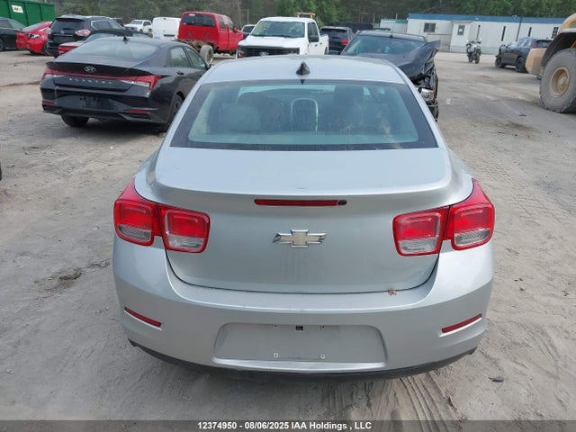 Chevrolet lkw 2015 1G11B5SL1FF150538 Image 16