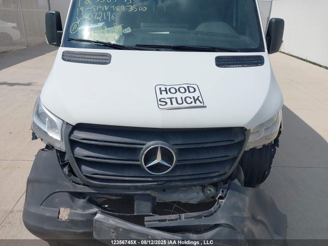 WD3BF4CD3KP072196 Mercedes-Benz om 642 with brake assist