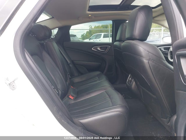 1C3CCCCG4FN703650 Chrysler 200
