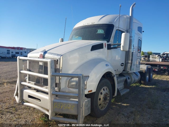 1XKZD40X8JJ995675 Kenworth Isx