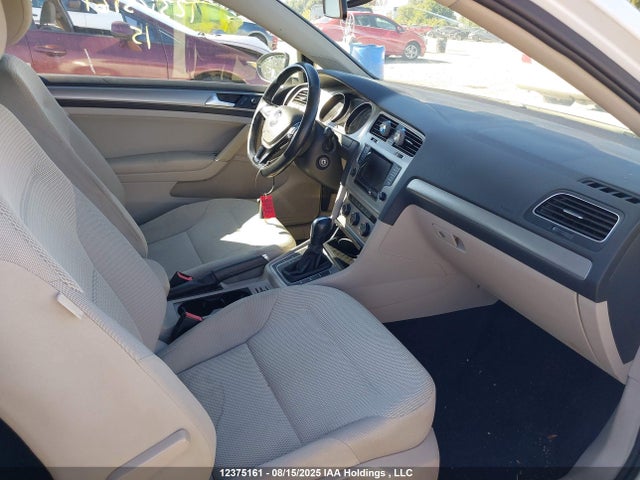 3VW917AU8FM019316 Volkswagen Golf