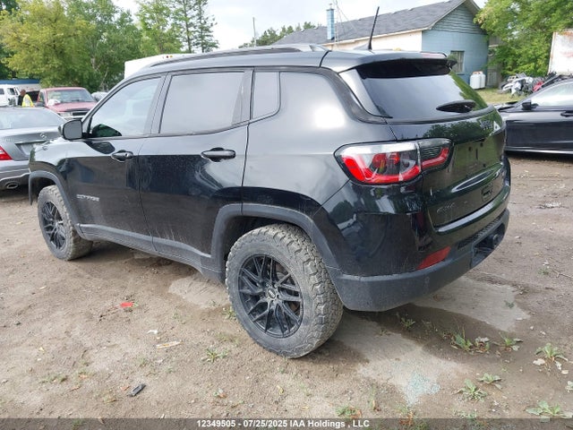 Jeep 2021 2021 3C4NJDCB3MT569814 Image 3