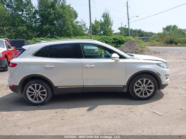 5LMCJ2A98FUJ46756 Lincoln 2015