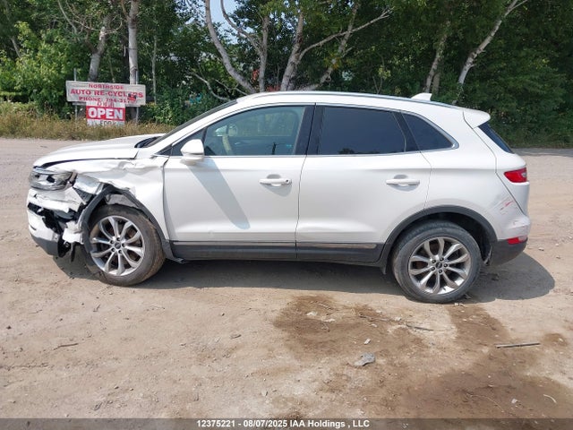 5LMCJ2A98FUJ46756 Lincoln 2015