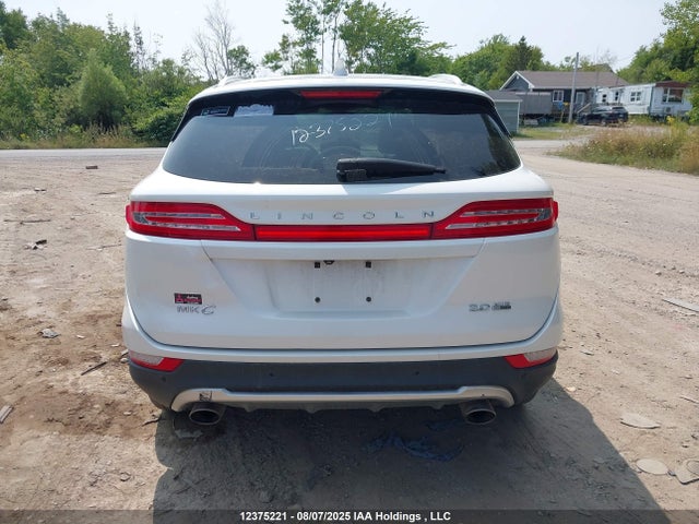 5LMCJ2A98FUJ46756 Lincoln 2015