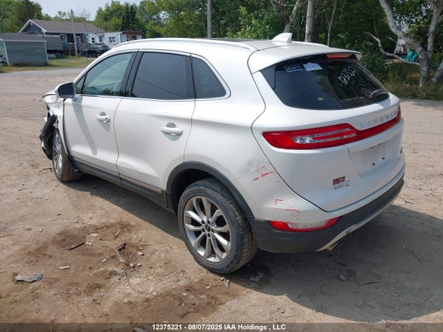5LMCJ2A98FUJ46756 Lincoln 2015