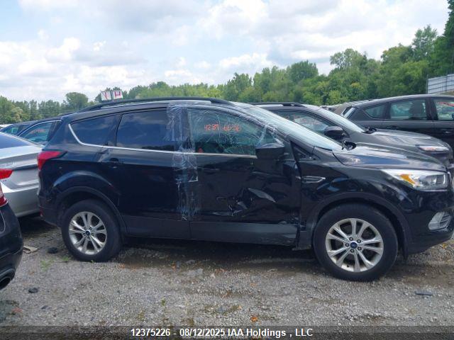 1FMCU9H98KUB70784 Ford Escape