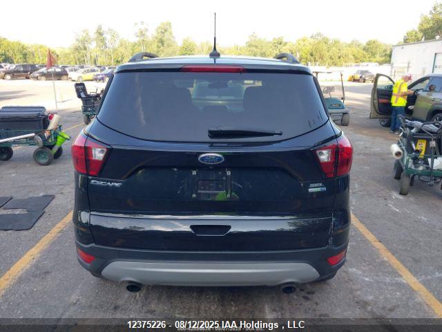 1FMCU9H98KUB70784 Ford Escape