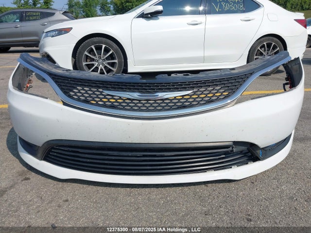 1C3CCCFB8FN531011 Chrysler 2015