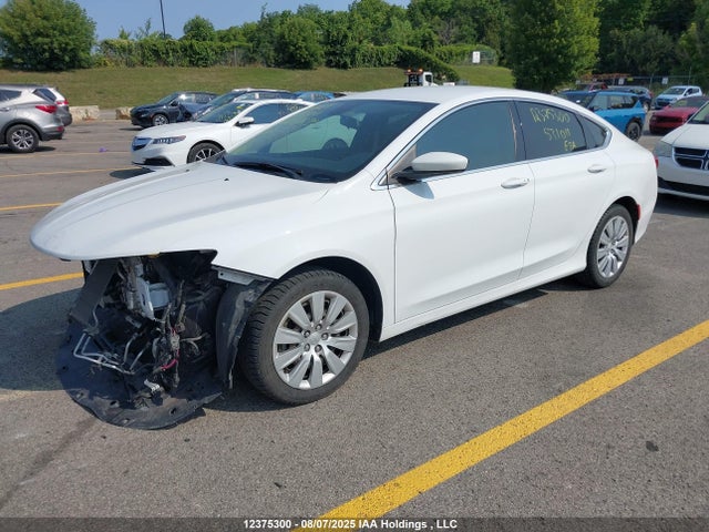 1C3CCCFB8FN531011 Chrysler 2015