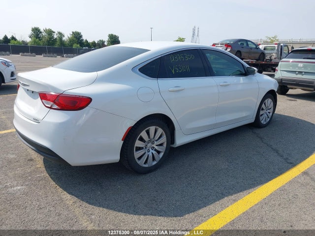 1C3CCCFB8FN531011 Chrysler 2015