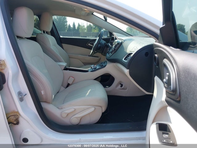 1C3CCCFB8FN531011 Chrysler 2015