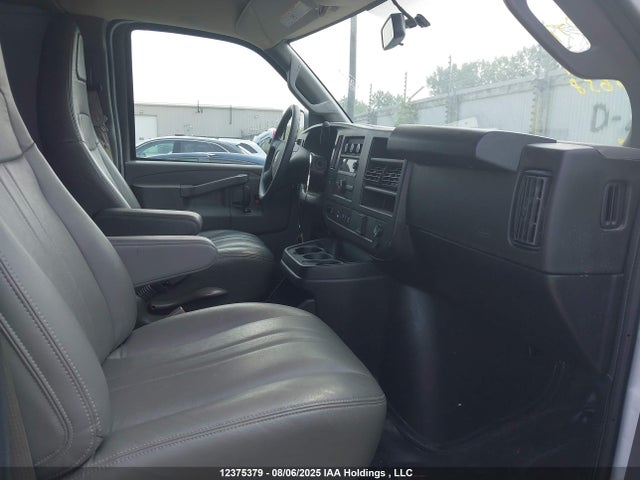 GMC lv1 2024 1GTW7BFP5R1265638 Image 5
