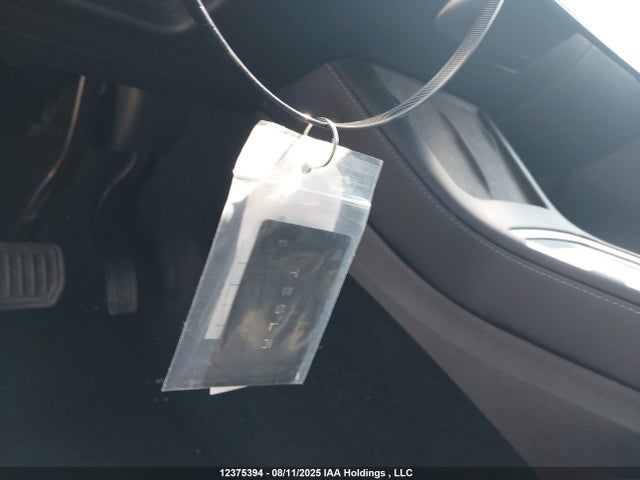 7SAYGDEE7NF541066 Tesla Model Y