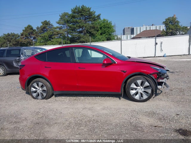 7SAYGDEE7NF541066 Tesla Model Y