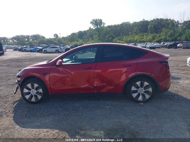 7SAYGDEE7NF541066 Tesla Model Y