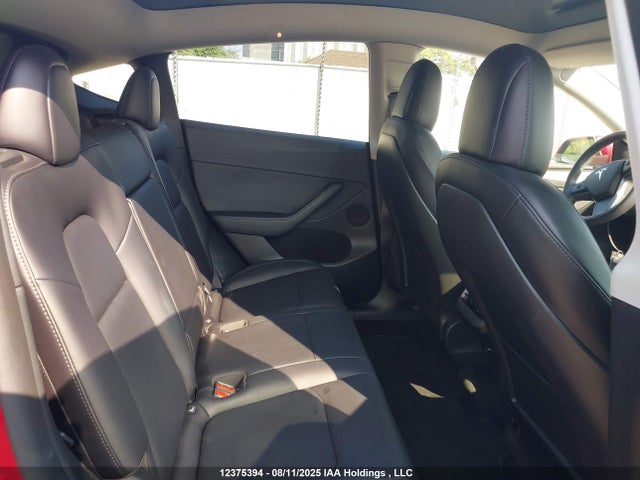 7SAYGDEE7NF541066 Tesla Model Y