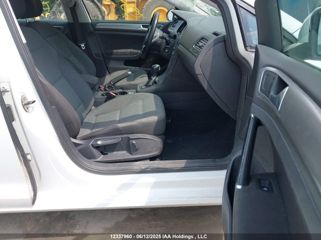 3VW217AU0FM020204 Volkswagen 2015