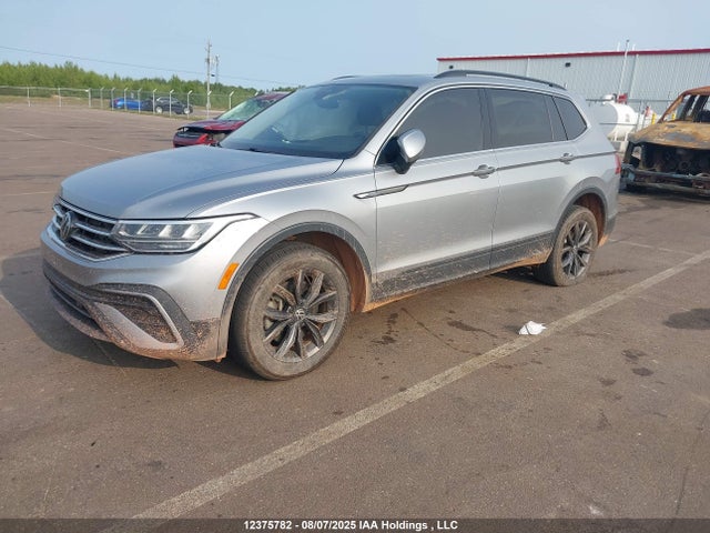 3VV2B7AX7NM157392 Volkswagen Tiguan