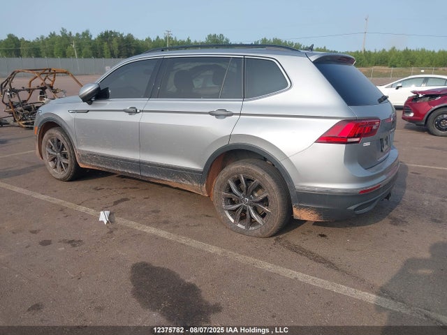 3VV2B7AX7NM157392 Volkswagen Tiguan
