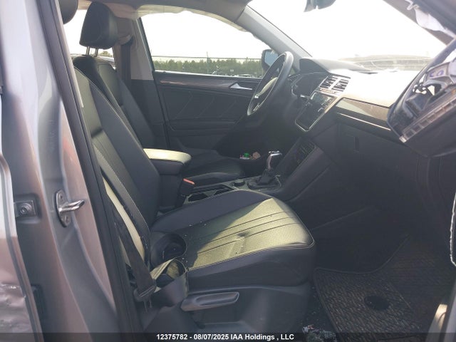 3VV2B7AX7NM157392 Volkswagen Tiguan