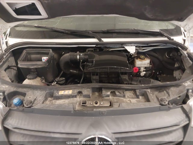 WD3BF1CD3KP165590 Mercedes-Benz om 642 with brake assist