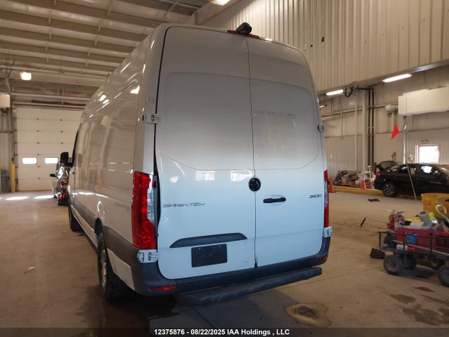 WD3BF1CD3KP165590 Mercedes-Benz om 642 with brake assist