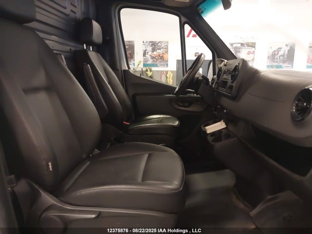 WD3BF1CD3KP165590 Mercedes-Benz om 642 with brake assist