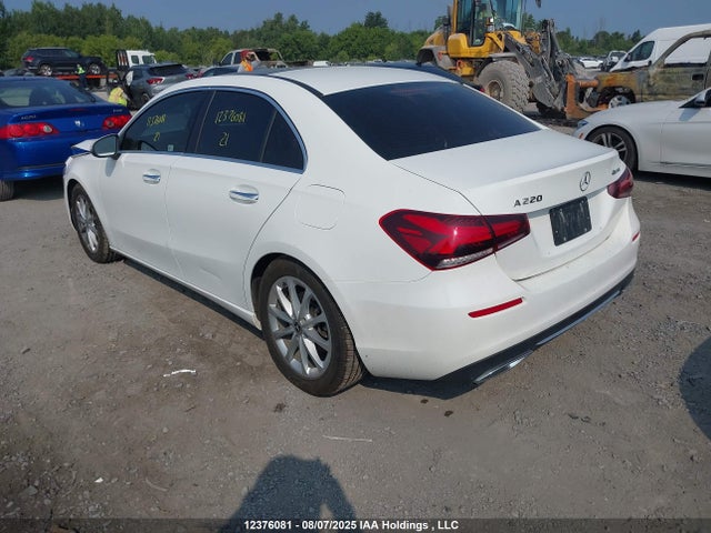 W1K3G4FB5MJ316458 Mercedes-Benz m260