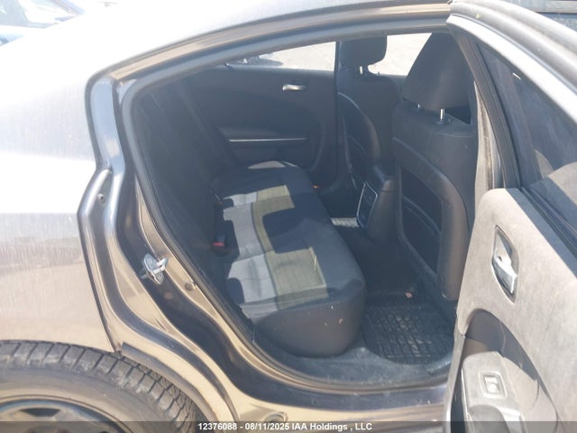 2C3CDXHG4GH120647 Dodge 2016