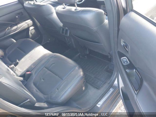 JA4J24A56LZ606879 Mitsubishi s61 - y61