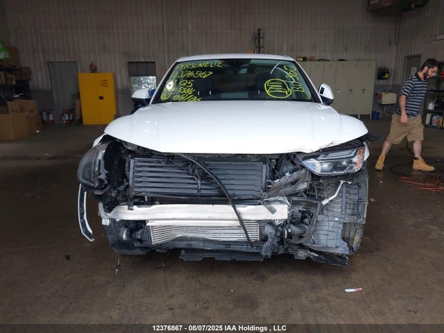Audi 40 tfsi 2022 WA1AAAFY5N2015586 Image 13