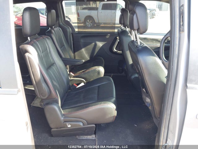 2C4RDGEG3KR515884 Dodge Grand Caravan