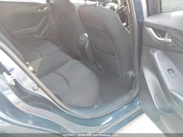 3MZBM1U71FM180800 Mazda pe