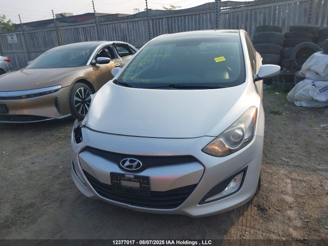 2013 Hyundai Elantra Gt მანქანა იყიდება აუქციონზე, vin: KMHD35LE2DU137965, აუქციონის ნომერი: 12377017