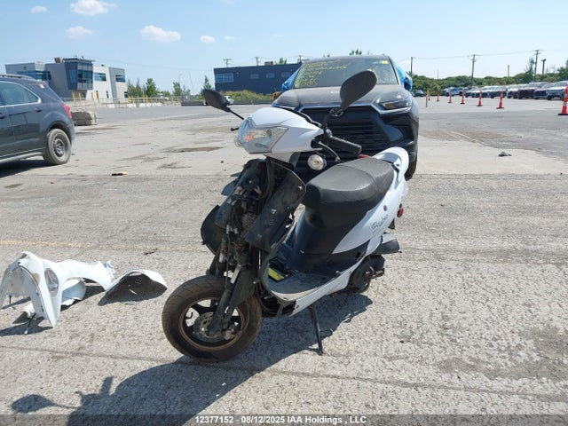 LLPVGBAK7N1101140 Scooter Scooter