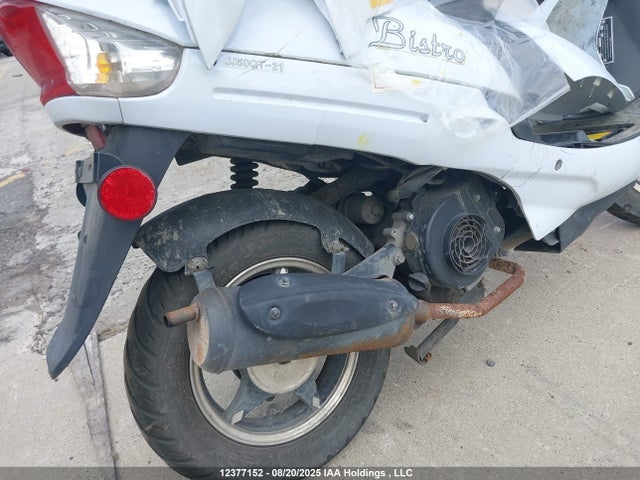 LLPVGBAK7N1101140 Scooter Scooter