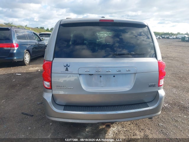 2C4RDGDG2FR567689 Dodge Grand Caravan