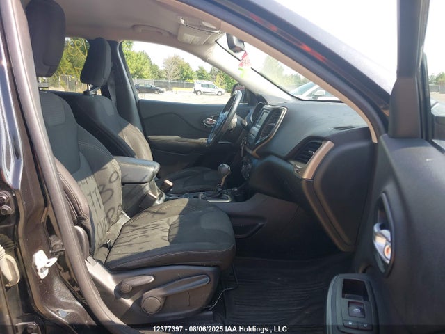 1C4PJMCS6FW754817 Jeep Cherokee
