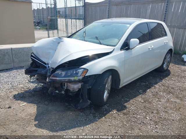 Volkswagen 2015 2015 3VW217AU4FM042688 Image 2