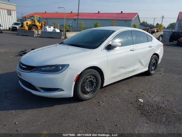 Chrysler 200 2015 1C3CCCAG5FN736093 Image 2