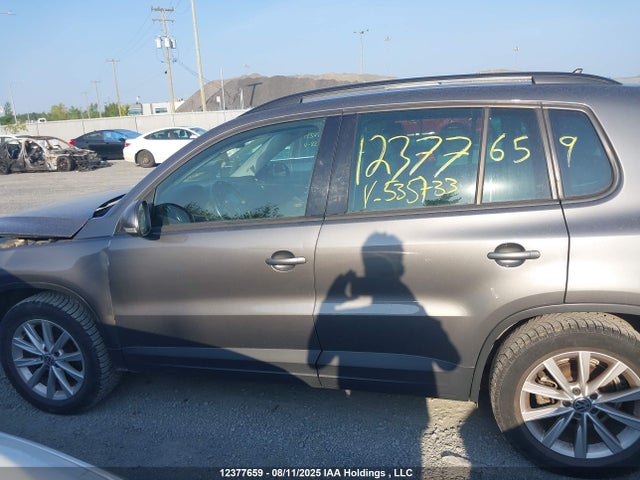 WVGJV7AX4FW535733 Volkswagen Tiguan